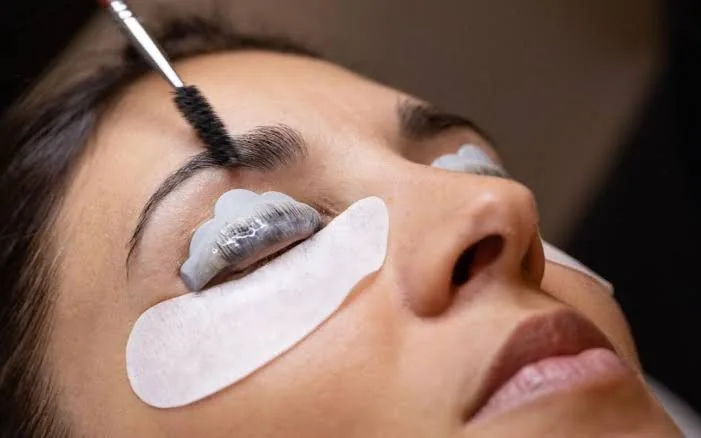 Wimpernlaminierung und Augenbrauenstyling im Nobel Spa Zürich